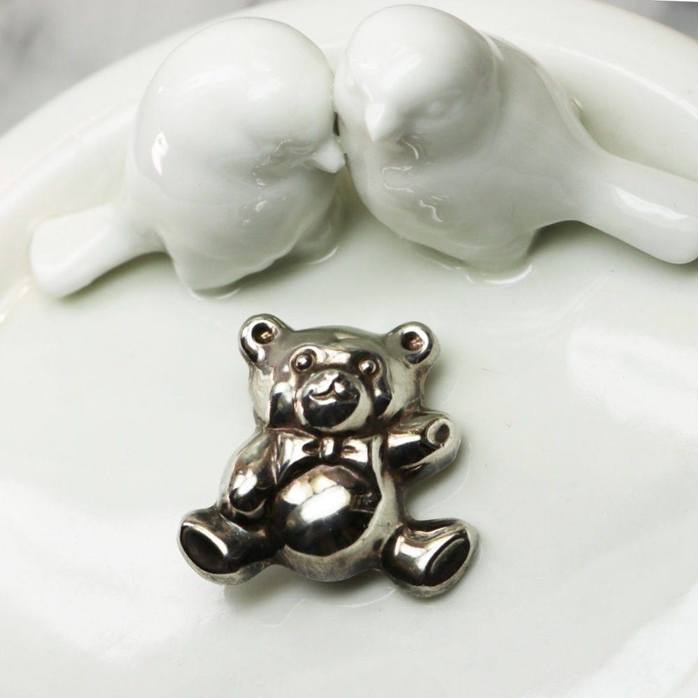 Vintage Sterling Silver Teddy Bear Brooch - Picture 4 of 15